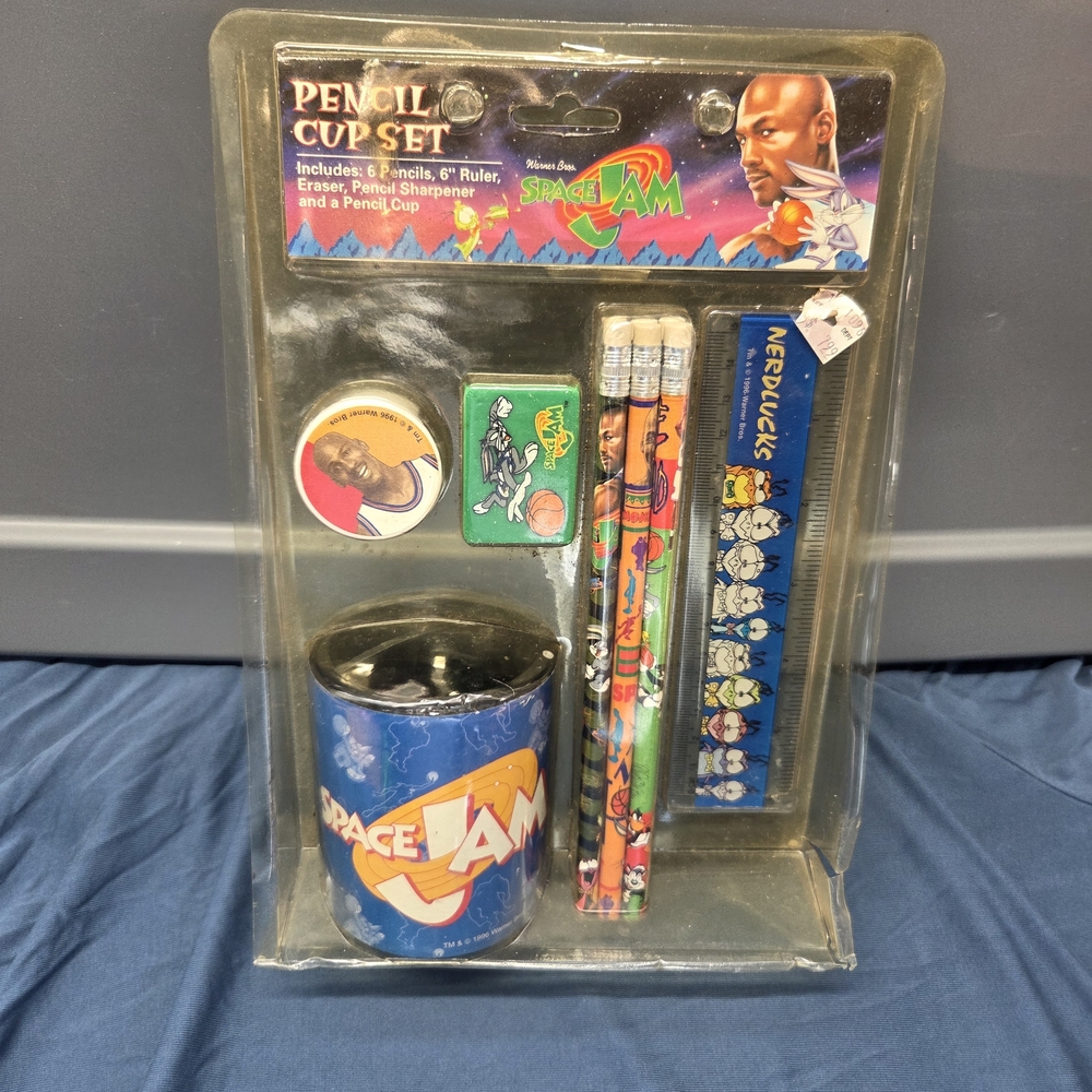 Vintage Michael Jordan Space Jam Pencil Cup Set 1996 Warner Brothers